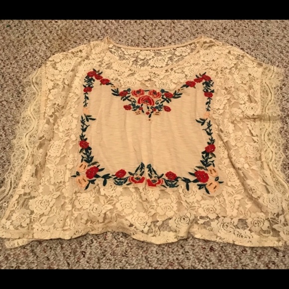 Urban Outfitters Kimchi Blue Lace Embroider Top XS - Picture 2 of 3